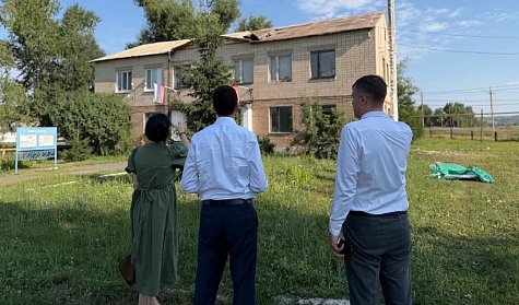 В Ибрагимово ремонтируют кровлю здания с музеем